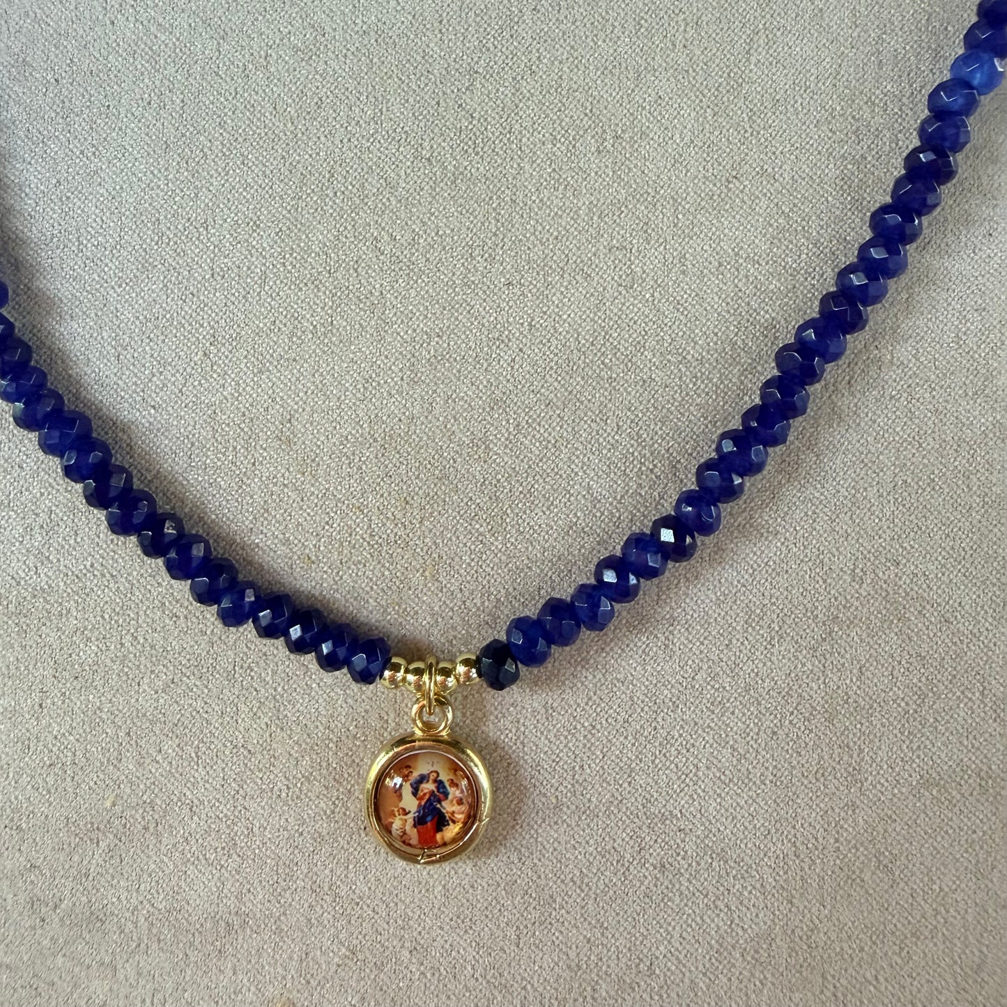 Collar- V. Desatadudos Mini