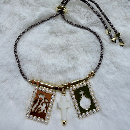 Pulsera escapulario medallas doradas