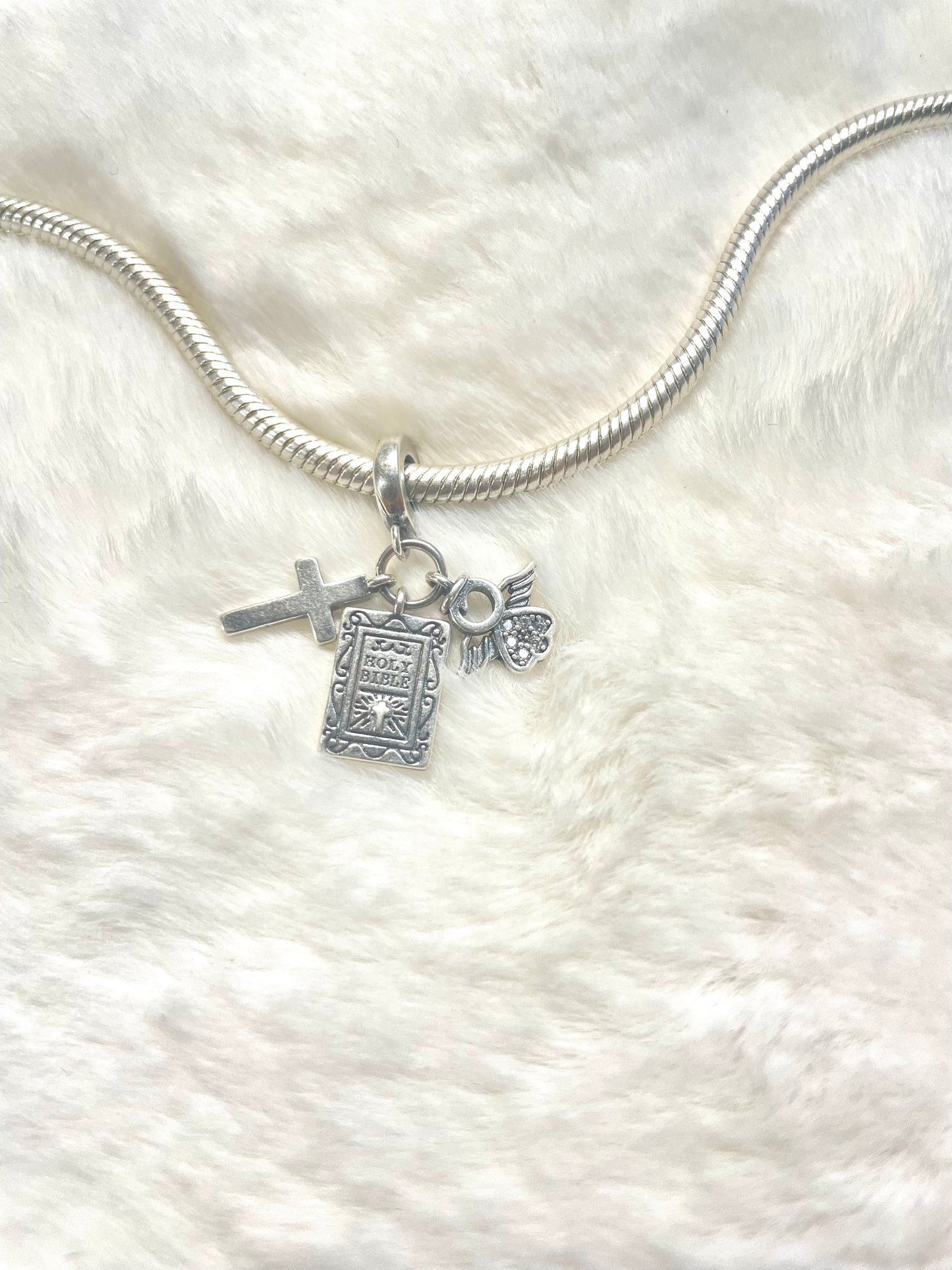 Charm- Biblia/cruz/angel