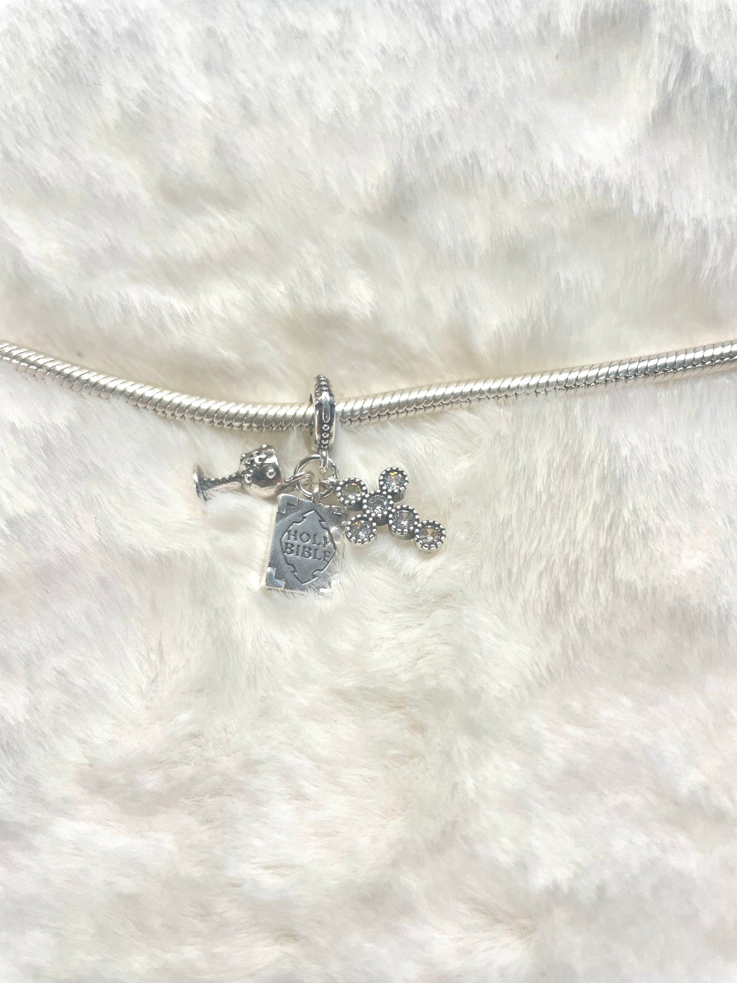 Charm- Biblia/cruz/eucaristia