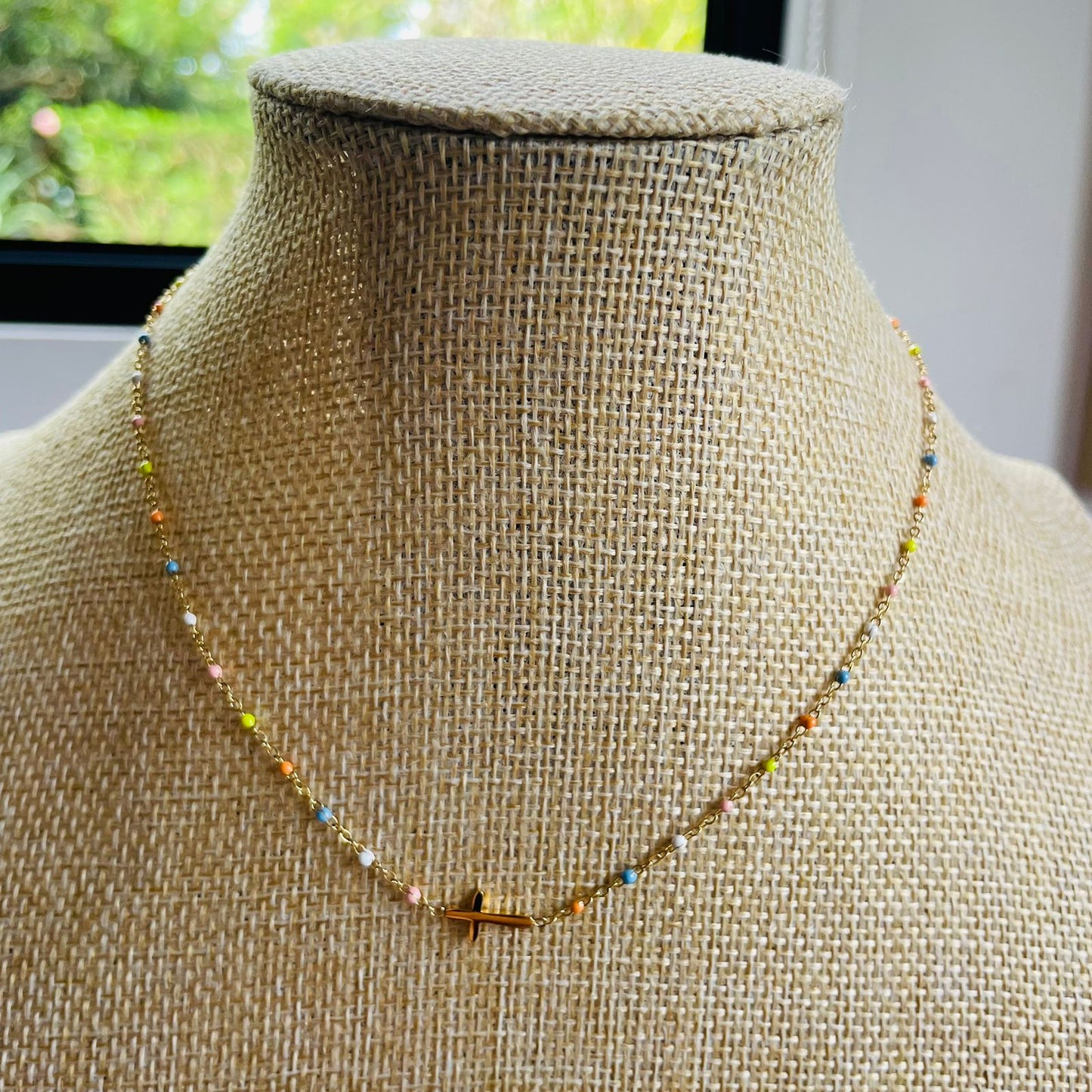 Acero-collar con cruz colores