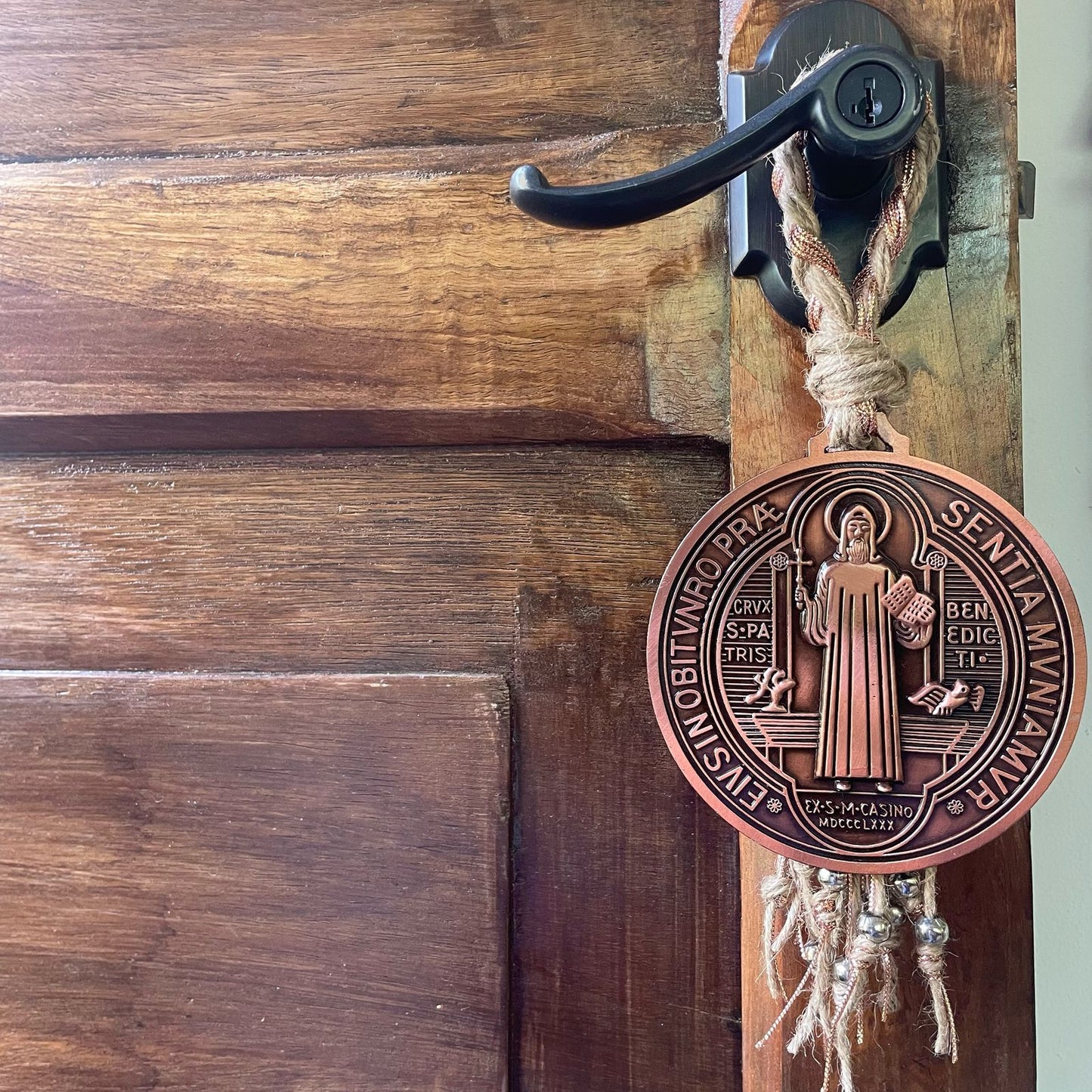Familia y Hogar/Bendicion San Benito color bronce