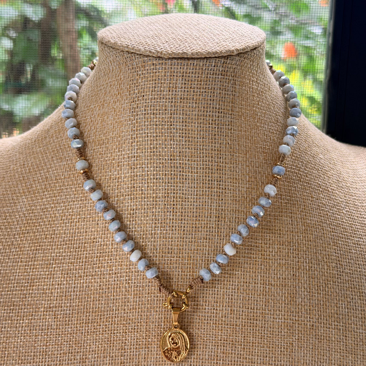 Collar decenario
