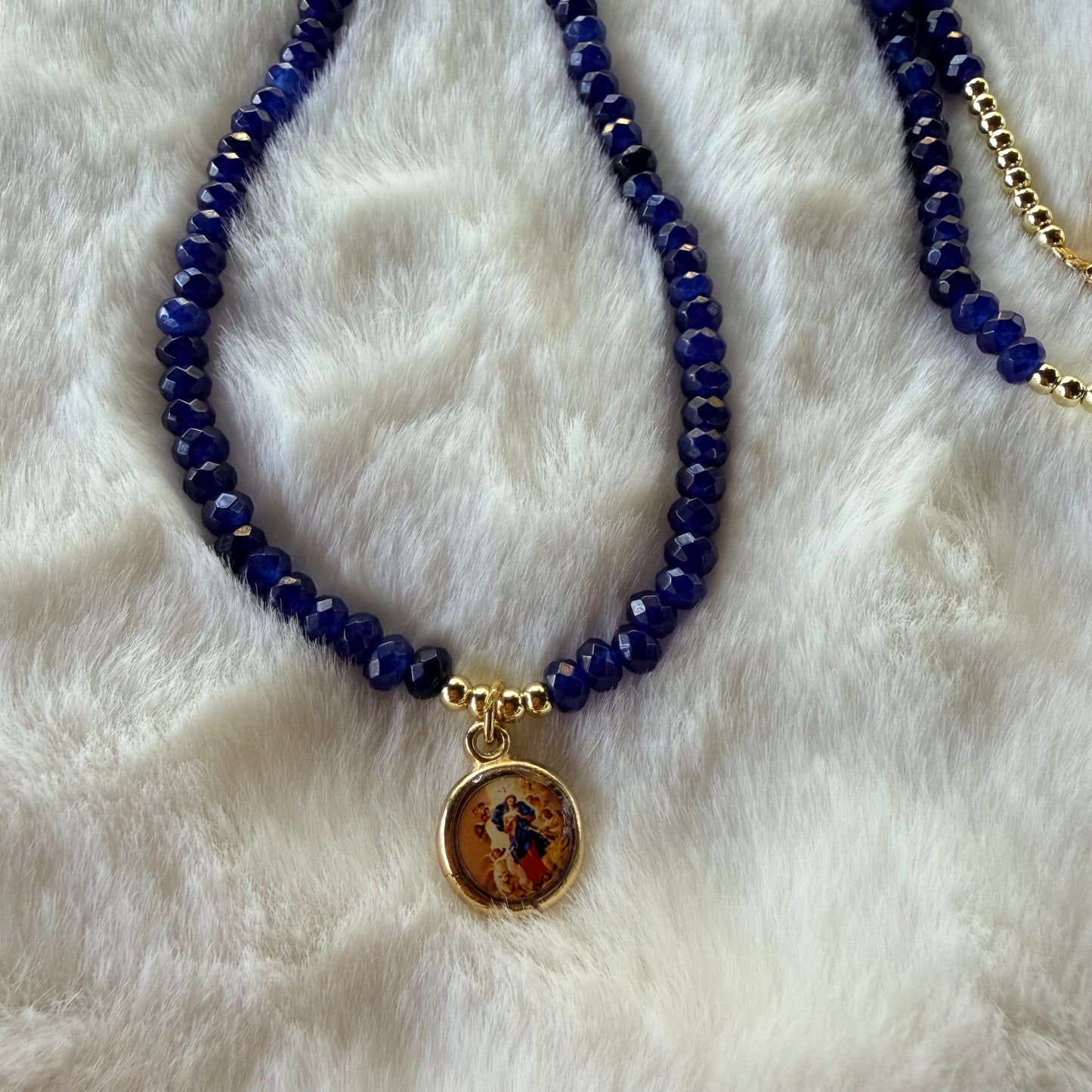 Collar- V. Desatadudos Mini