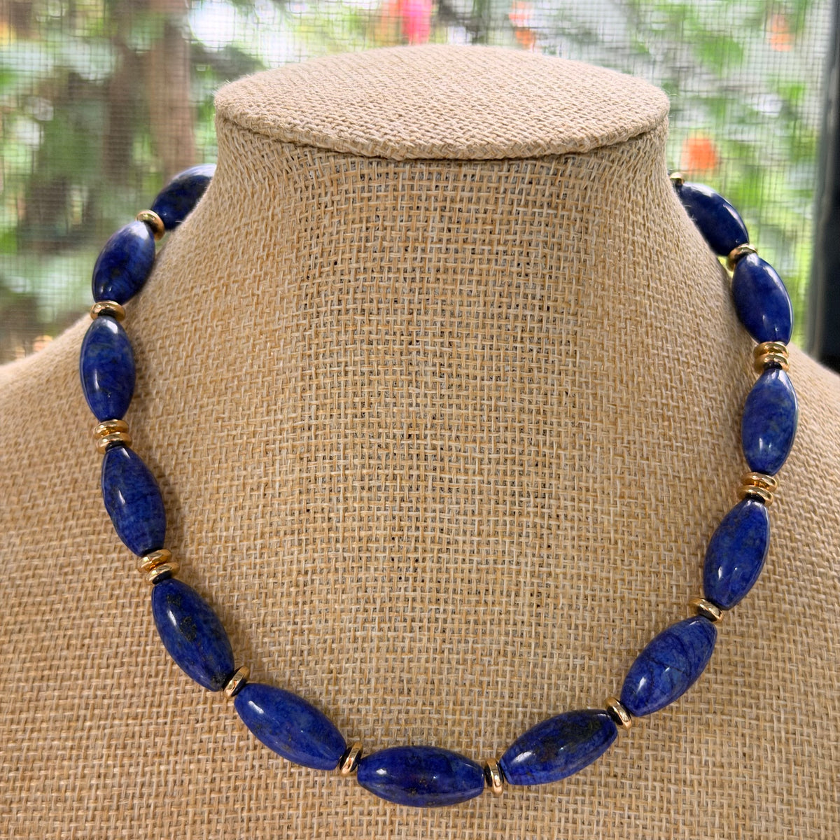 Collar de piedras naturales