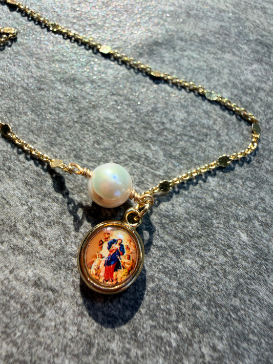 Collar- Perla y Virgen engarzado en Alambrismo