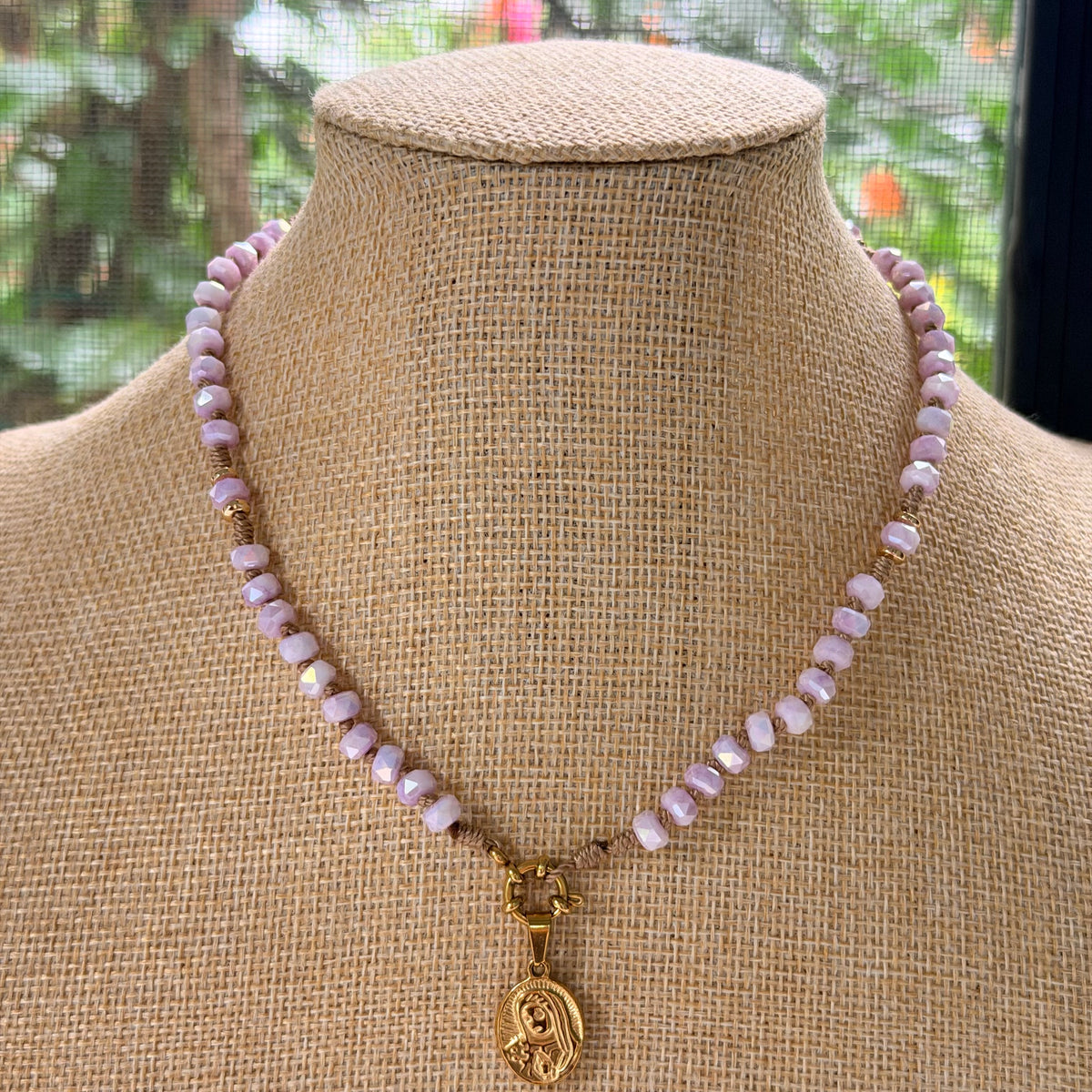Collar decenario