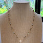 Collar de piedras y cristales tornasol