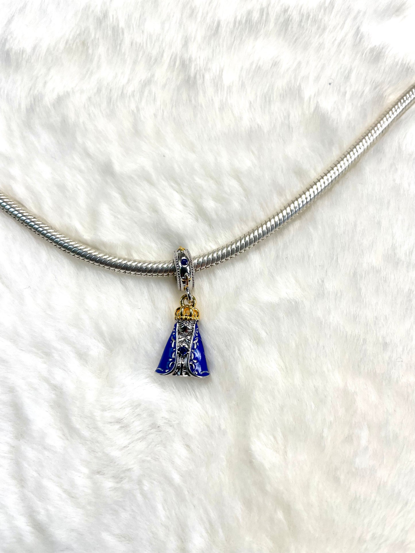 Charm- Virgencita con corona dorada