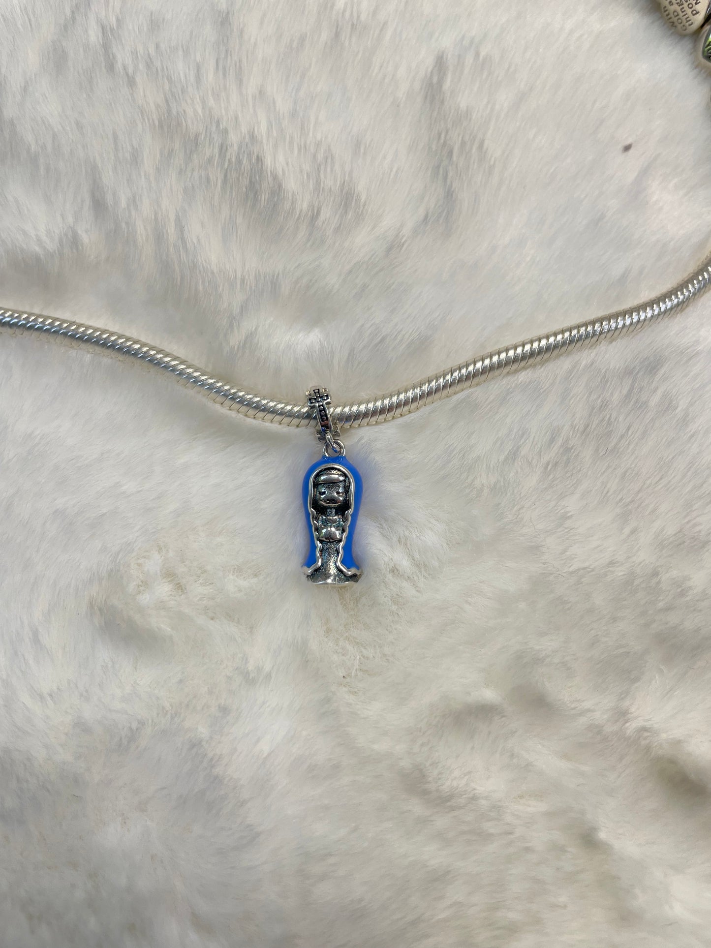 Charm-Virgen de Lourdes niña