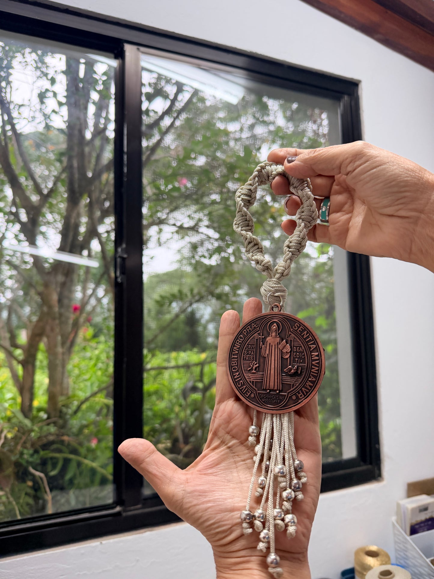 Familia y Hogar/Bendicion San Benito color bronce