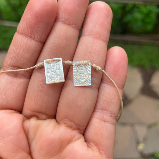 Scapular Collection - Scapular Bracelet with mother-of-pearl shell